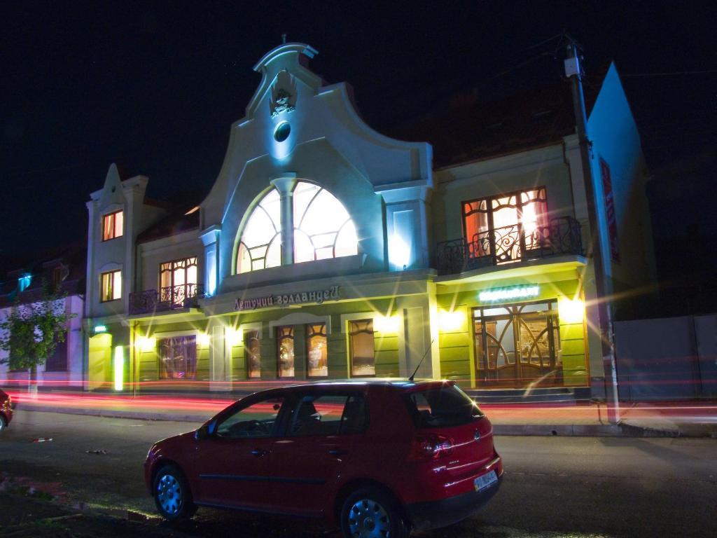 Letuchiy Gollandets Hotel Ужгород Екстериор снимка