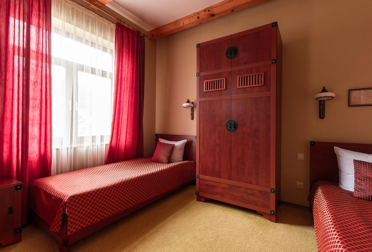 Letuchiy Gollandets Hotel Ужгород Екстериор снимка