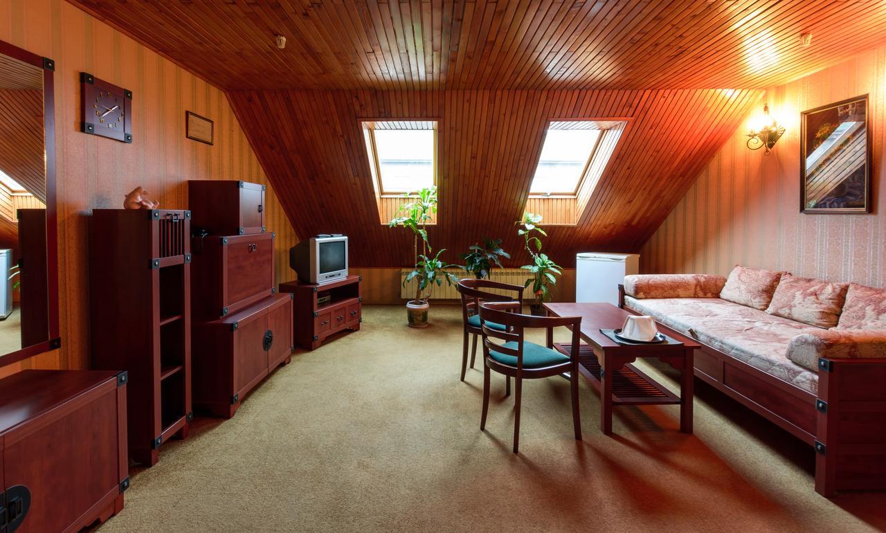 Letuchiy Gollandets Hotel Ужгород Екстериор снимка