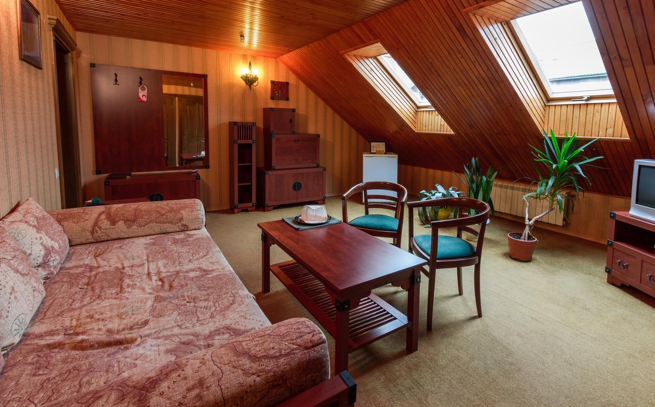 Letuchiy Gollandets Hotel Ужгород Екстериор снимка