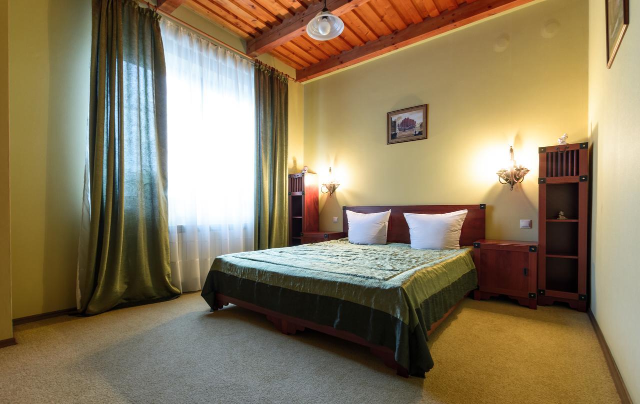 Letuchiy Gollandets Hotel Ужгород Екстериор снимка